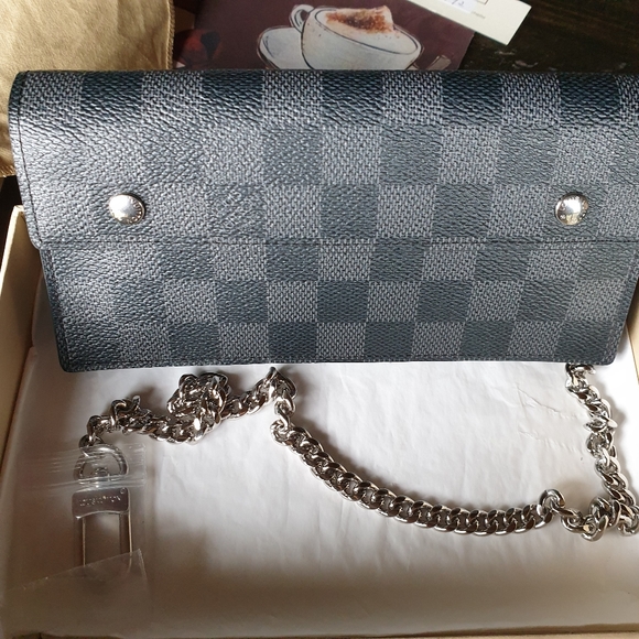 Authentic Louis vuitton Damier graphite chain wallet.almost new.only use one. - Picture 1 of 10